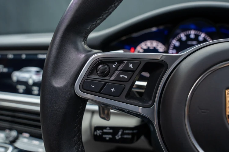Vehicle Image 30