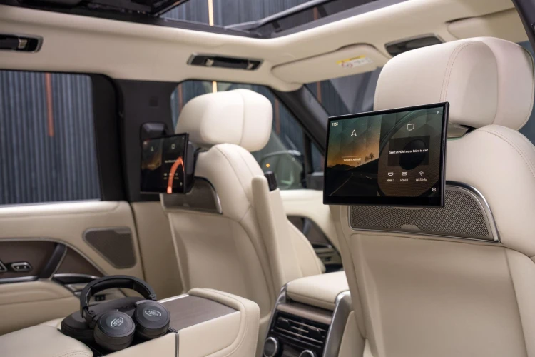 Vehicle Image 6