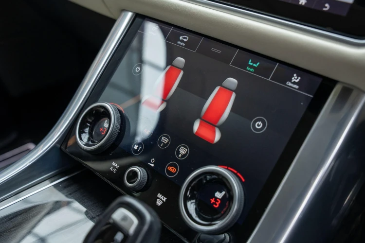 Vehicle Image 12