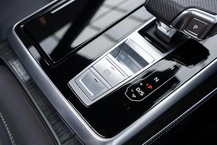 Vehicle Image 30