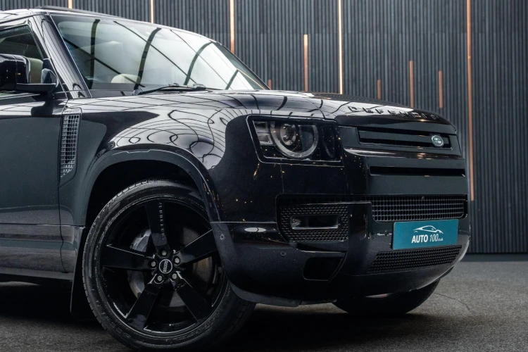 Vehicle Image 9