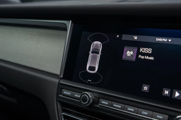Vehicle Image 12