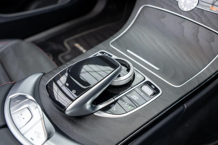 Vehicle Image 12