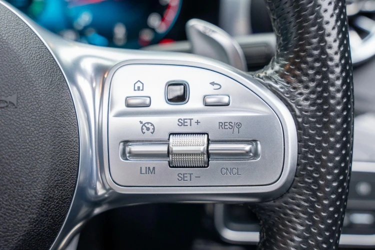 Vehicle Image 30