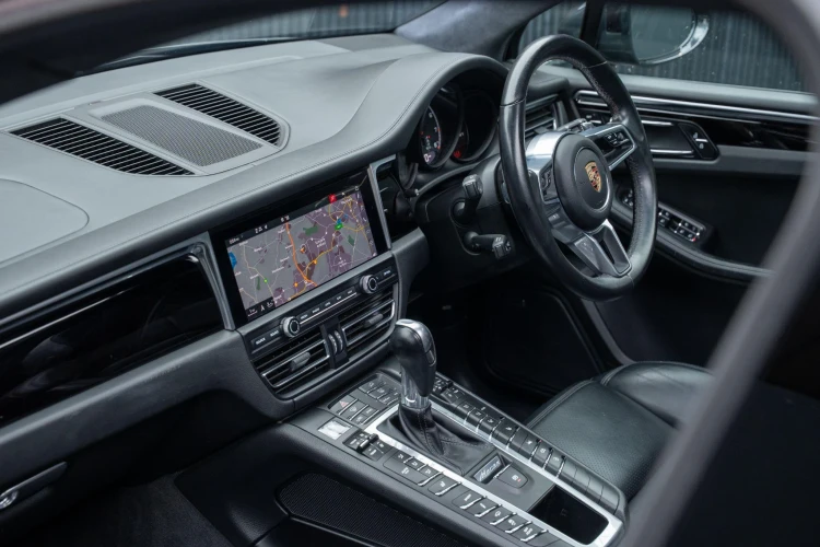 Vehicle Image 35