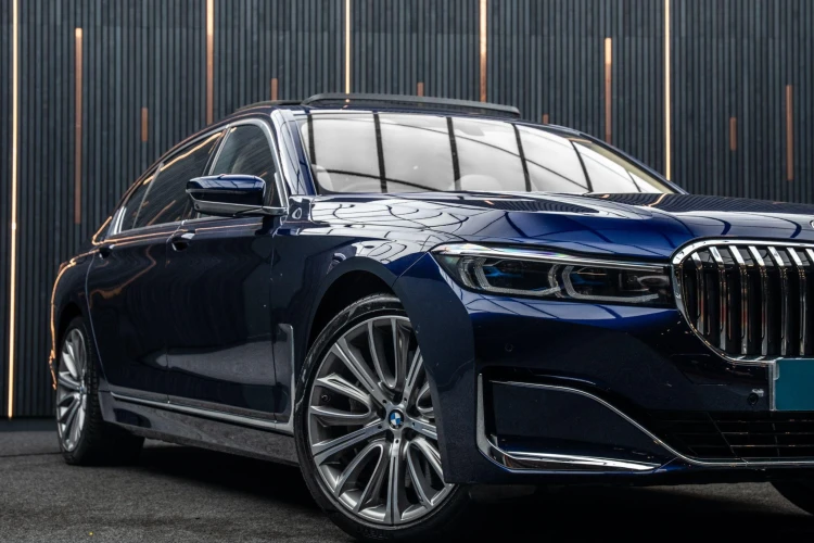 Vehicle Image 7