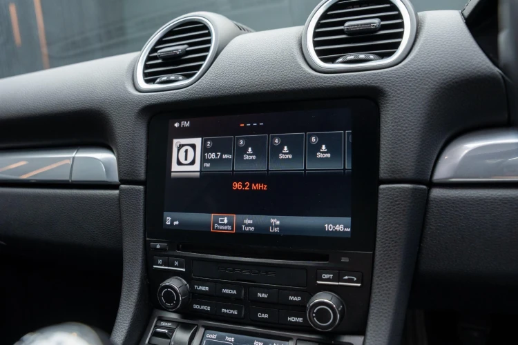 Vehicle Image 6