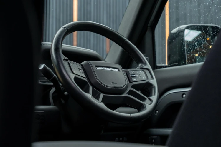 Vehicle Image 32