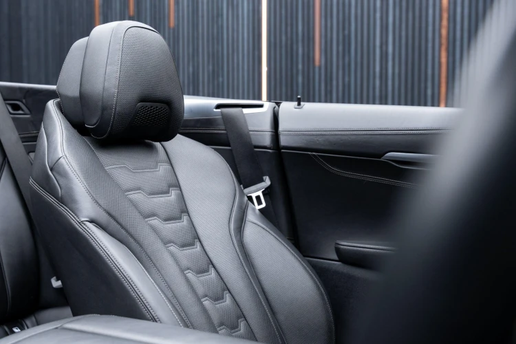Vehicle Image 30