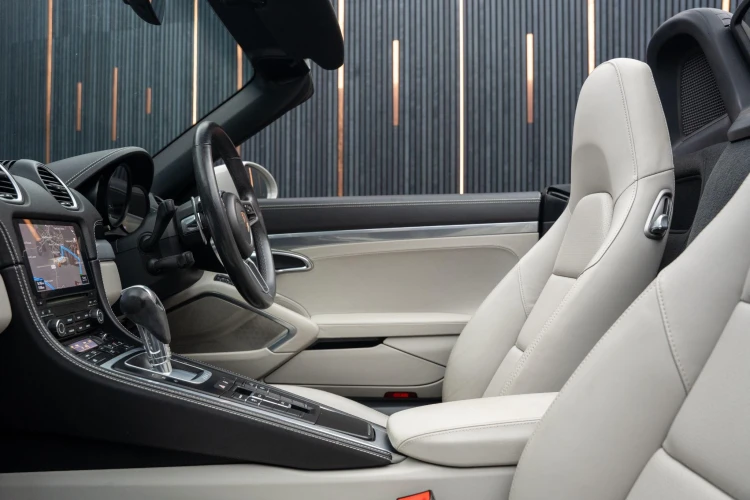 Vehicle Image 35