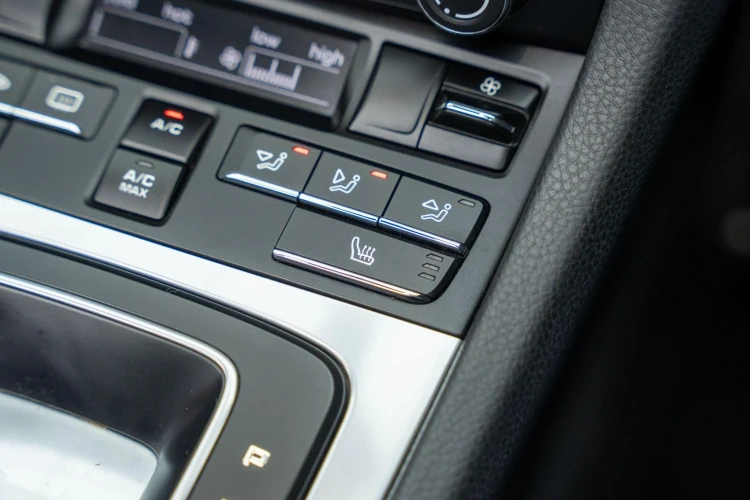 Vehicle Image 30
