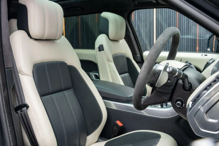 Vehicle Image 12