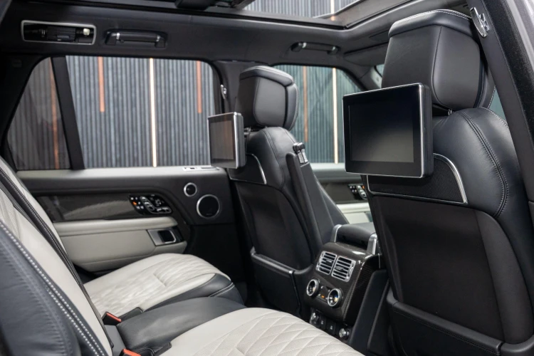 Vehicle Image 6