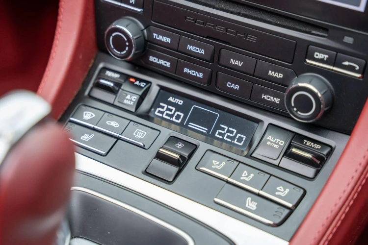 Vehicle Image 18