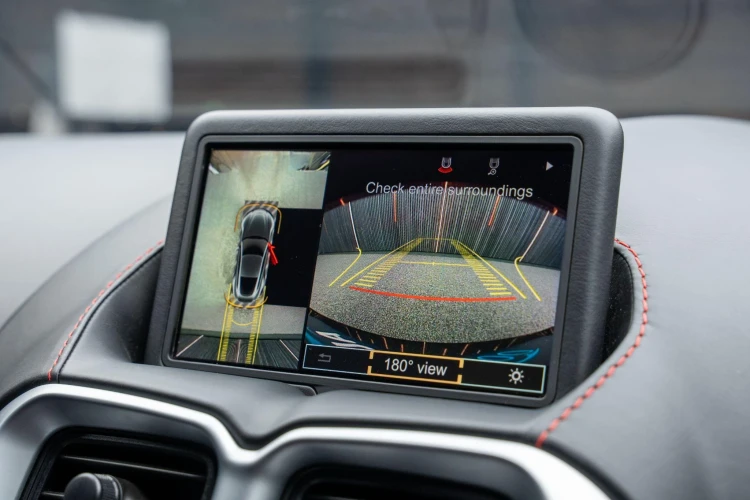 Vehicle Image 6
