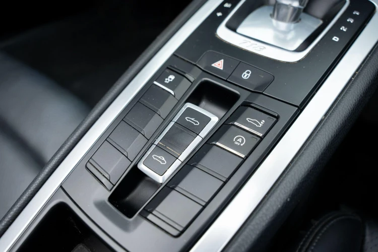 Vehicle Image 14
