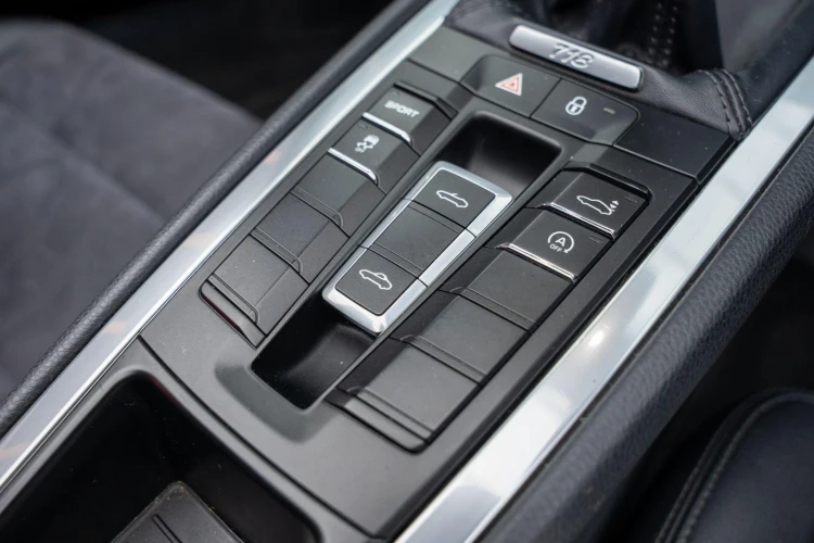 Vehicle Image 22