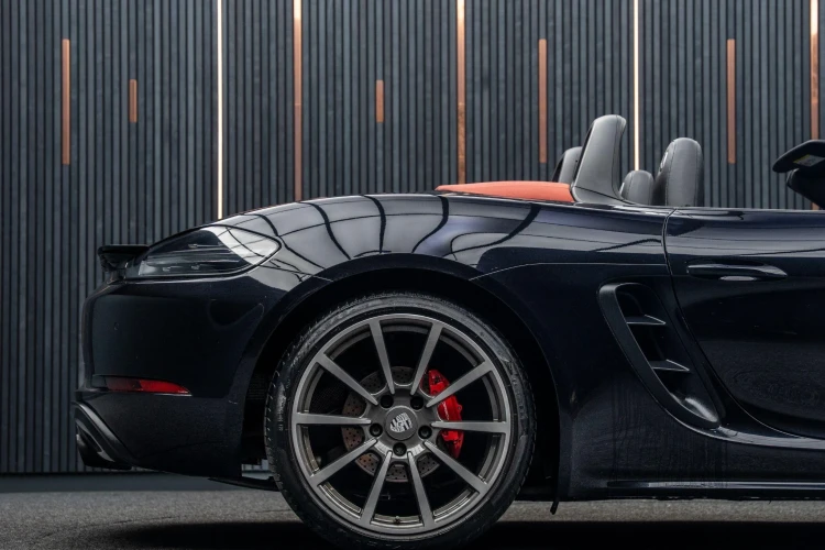 Vehicle Image 21