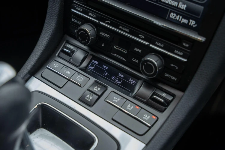 Vehicle Image 12