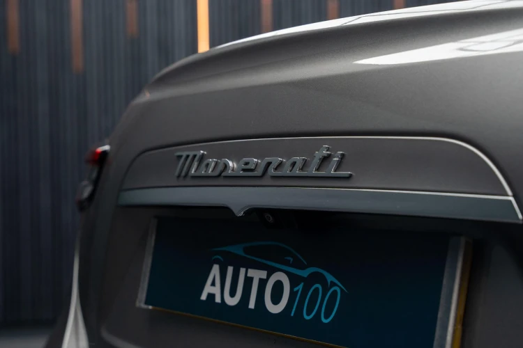 Vehicle Image 25