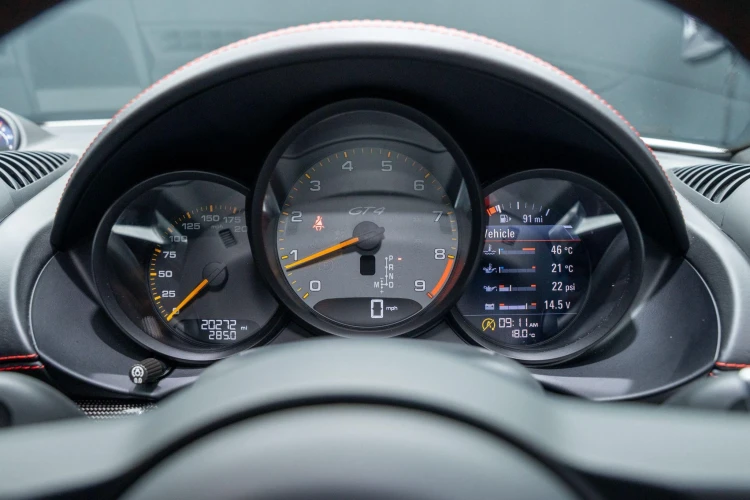Vehicle Image 32