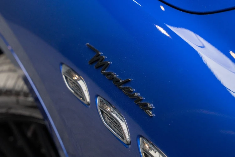Vehicle Image 25