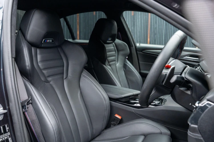 Vehicle Image 12