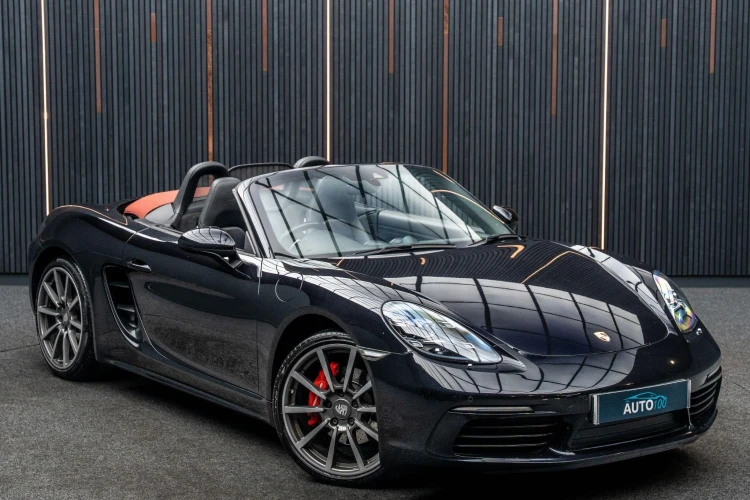 Vehicle Image 9