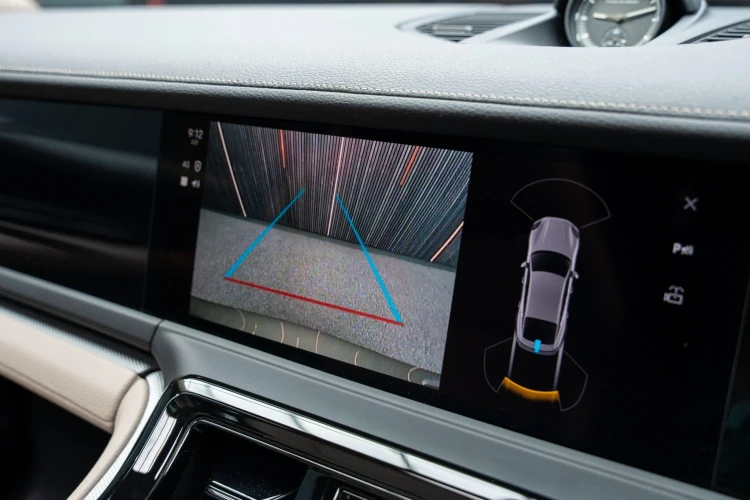 Vehicle Image 10