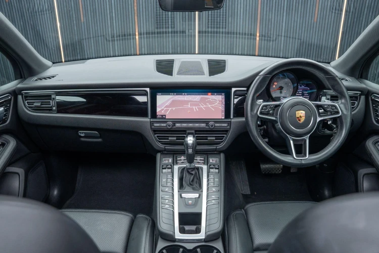 Vehicle Image 35