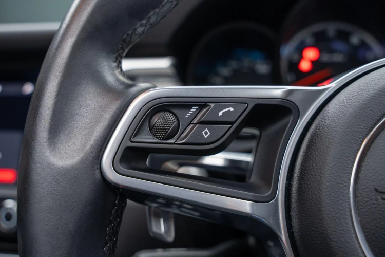 Vehicle Image 20