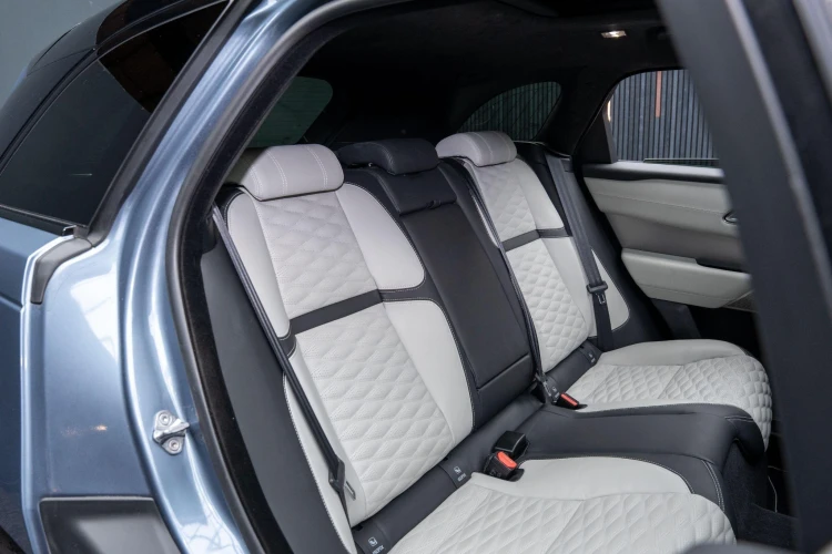 Vehicle Image 14