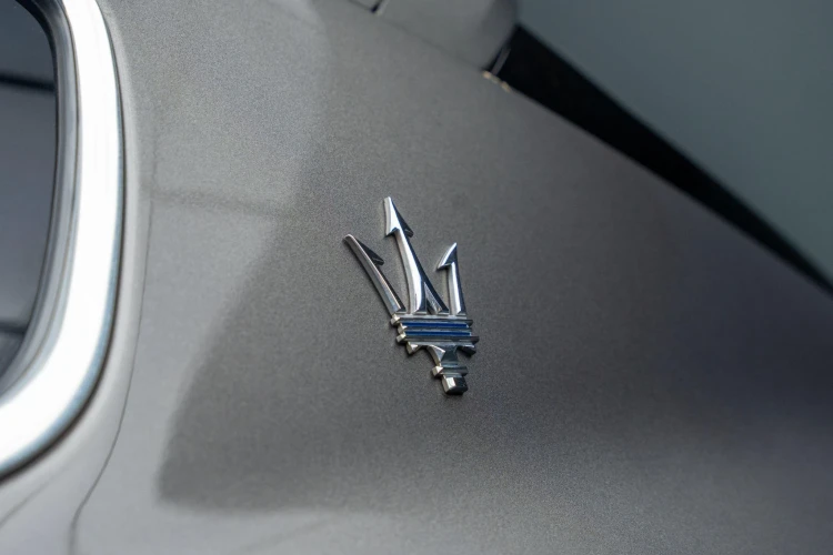 Vehicle Image 25
