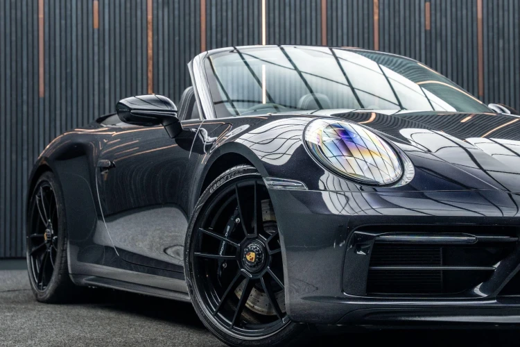 Vehicle Image 9