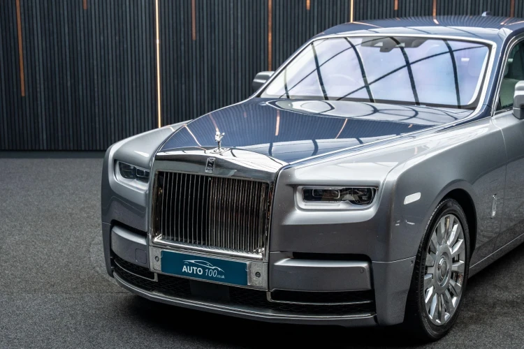 Vehicle Image 11