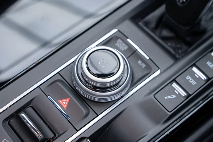 Vehicle Image 30