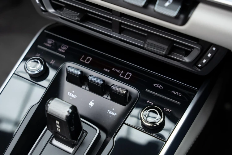 Vehicle Image 30