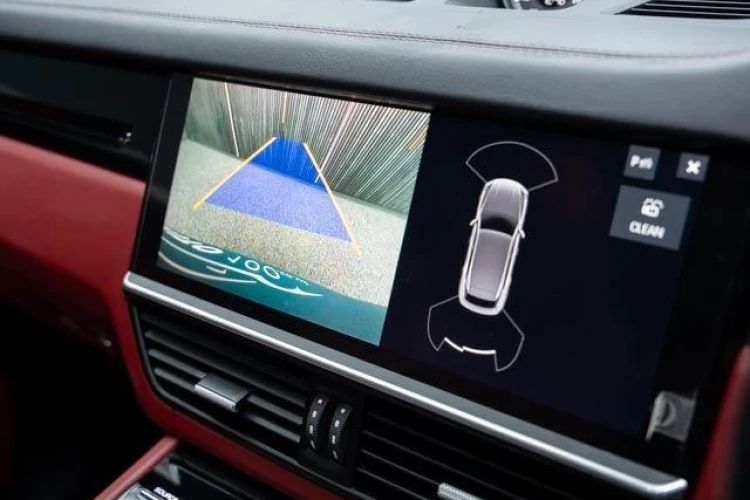 Vehicle Image 8