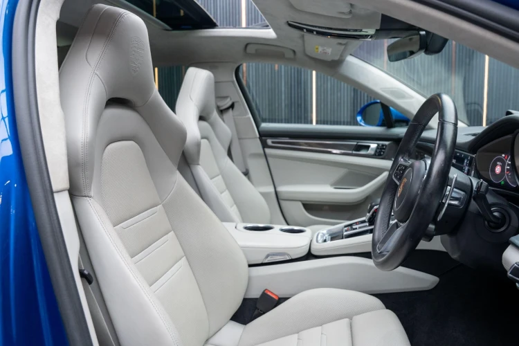 Vehicle Image 19