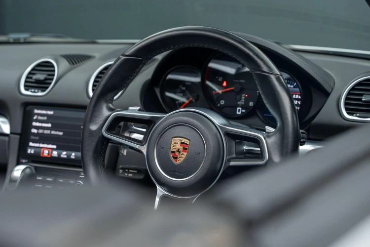 Vehicle Image 35