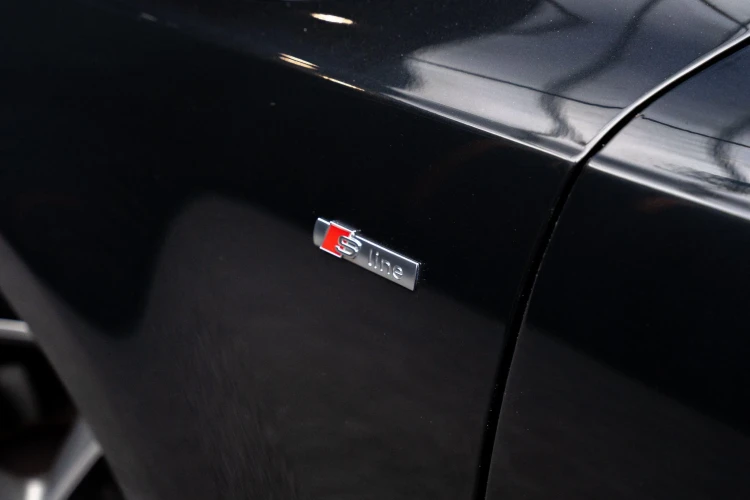 Vehicle Image 25