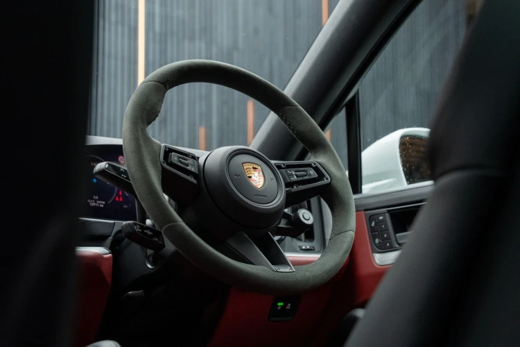 Vehicle Image 38