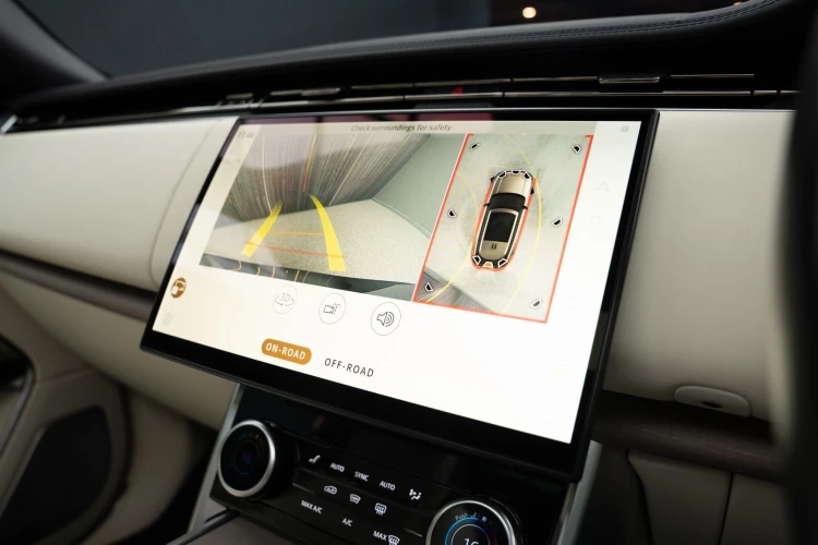 Vehicle Image 10