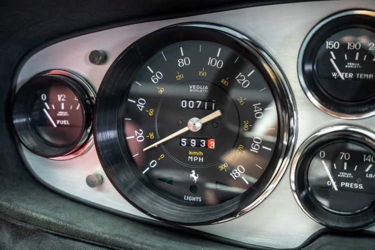 Vehicle Image 25