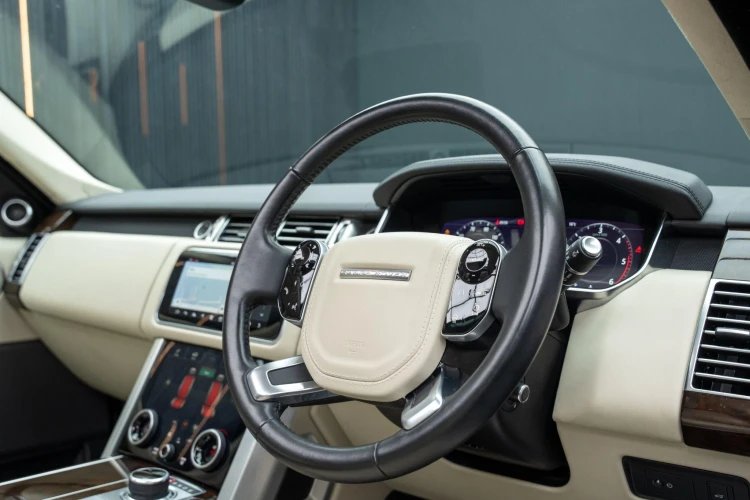Vehicle Image 30