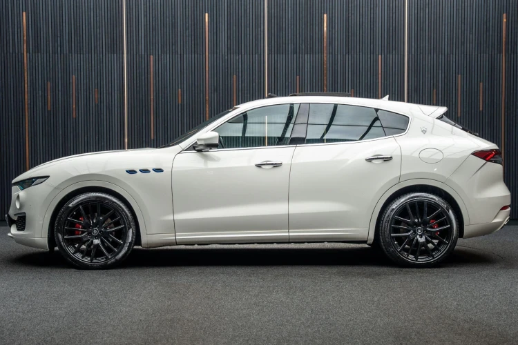 Vehicle Image 9