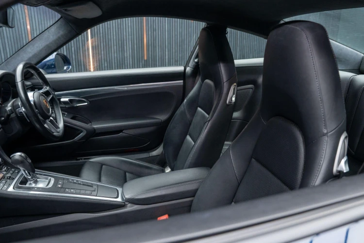 Vehicle Image 37