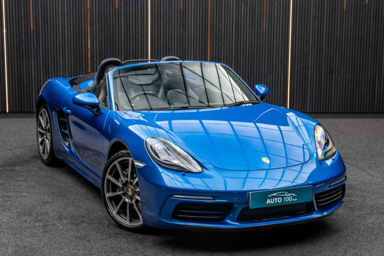 Vehicle Image 9