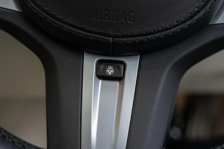 Vehicle Image 38