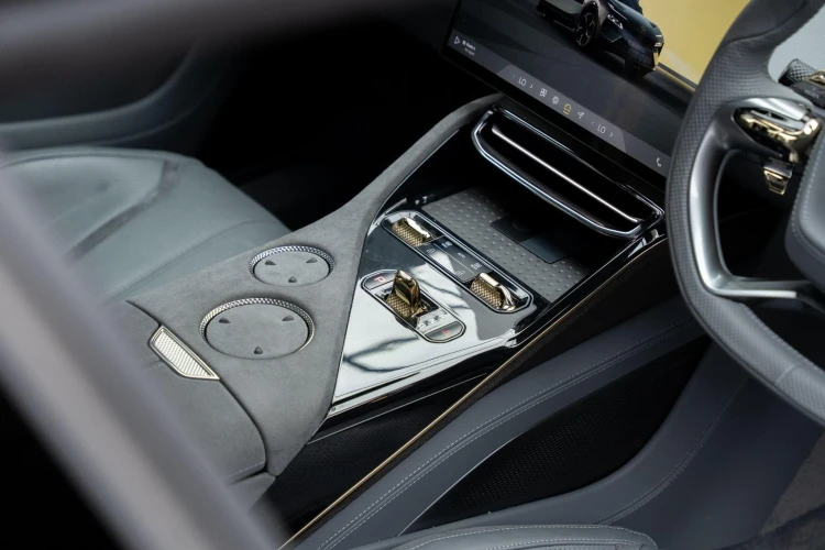 Vehicle Image 38